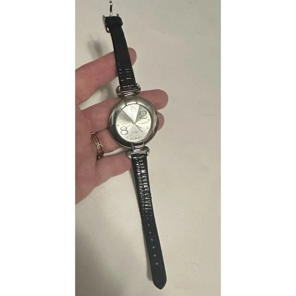 Vintage Unique Women’s Lax Pari Wrist Watch